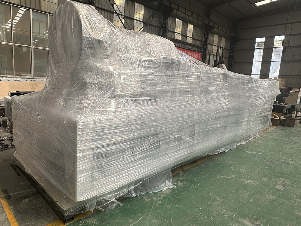 fiber laser tube cutting machine packing