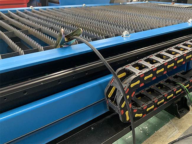 plasma cutting table