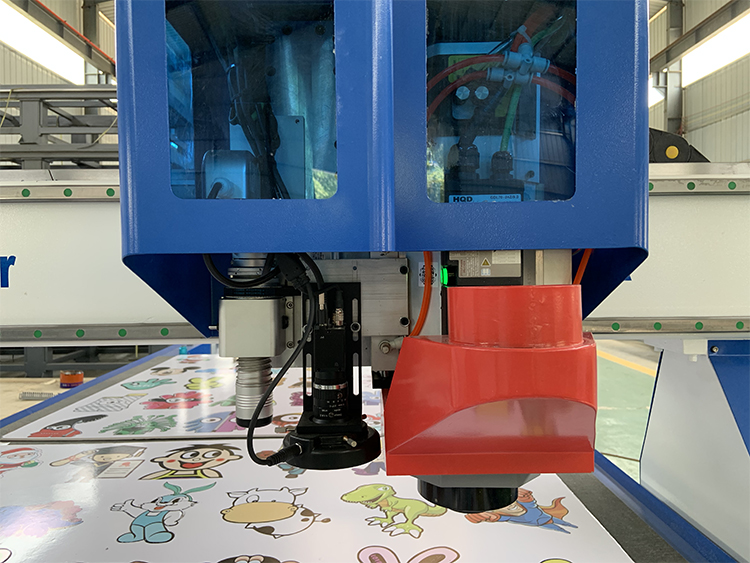 CCD knife cutting machine